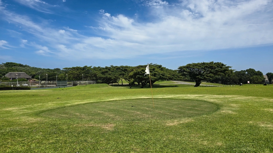 6 Bedroom Property for Sale in Cove Rock Eastern Cape